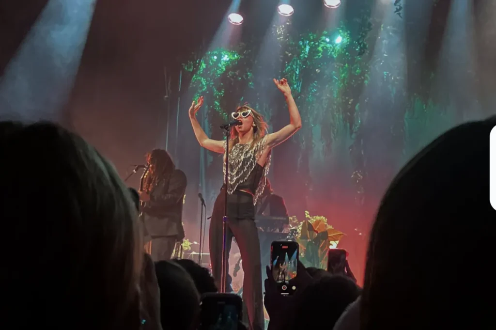 Suki Waterhouse tickets